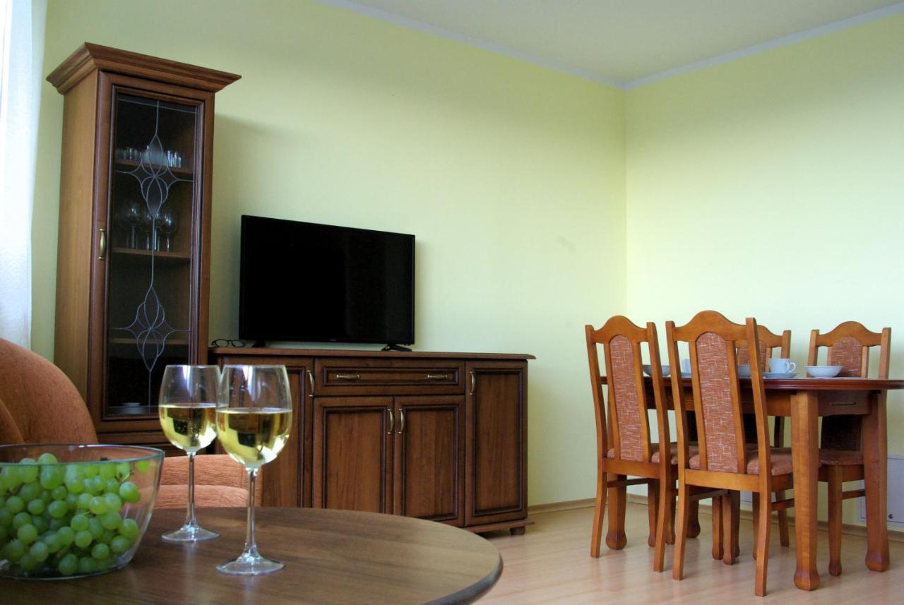 Apartament Z Widokiem Na Latarnie Apartamento Kołobrzeg Exterior foto